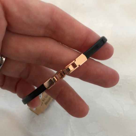 🛍3/$20🛍 Inspiring Bracelet - Picture 2 of 2